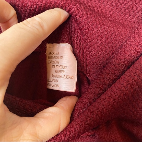 Fit in NWT leggings - Picture 3 of 5